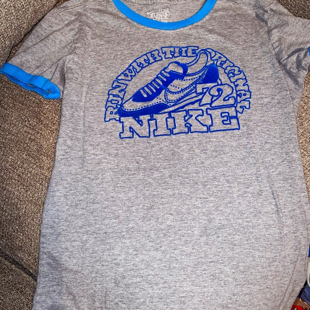 Nike tee and racer back dry fit - Picture 2 of 8